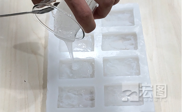 硅膠模具能倒液體硅膠嗎？